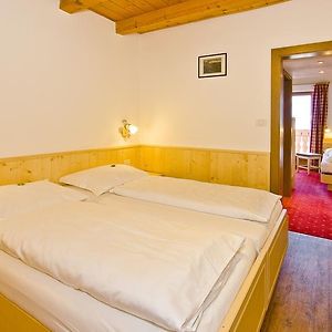 Camera standard con letto king size